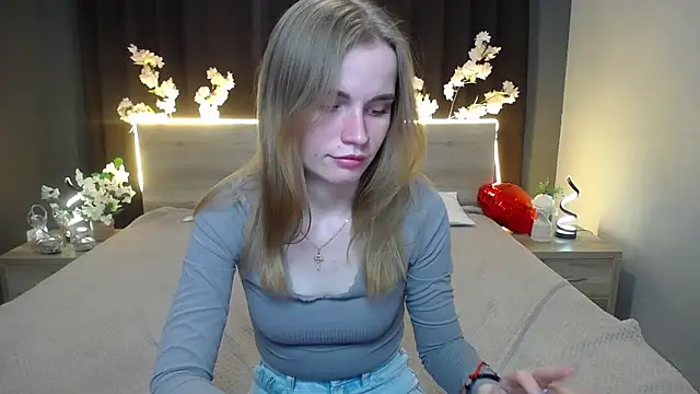 MargaritaKiss online show from April 13, 2026, 6:13 pm