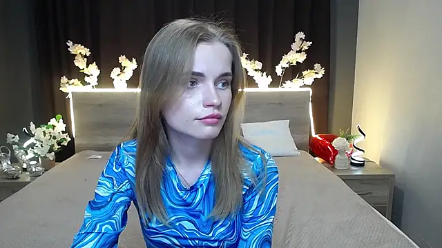 MargaritaKiss online show from April 15, 2026, 6:37 pm