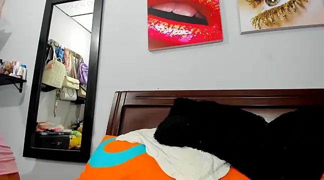 Snapshot of aleziiacam chatting on December 15, 2024, 3:34 am aleziiacam online show from December 15, 2024, 3:34 am