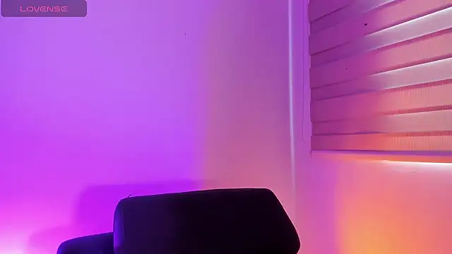 thaliacollins online show from January 17, 2025, 1:24 pm