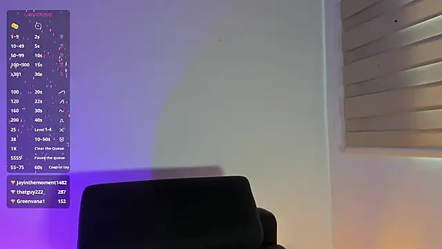 thaliacollins online show from January 26, 2025, 1:58 pm