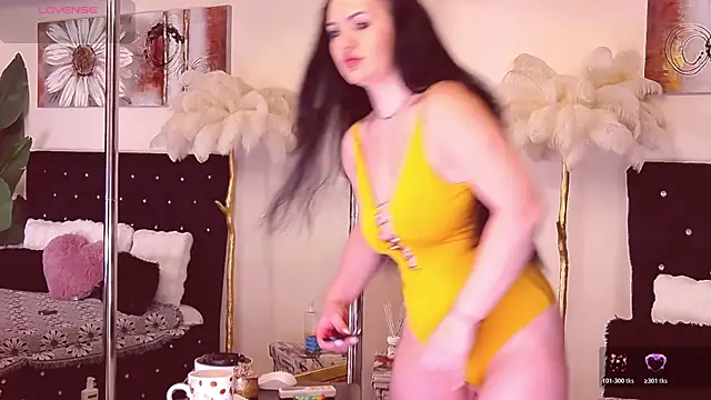 Estheraa online show from February 14, 2026, 5:26 am