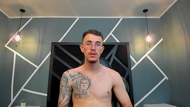 CodyWalkerR online show from September 26, 2025, 5:28 pm