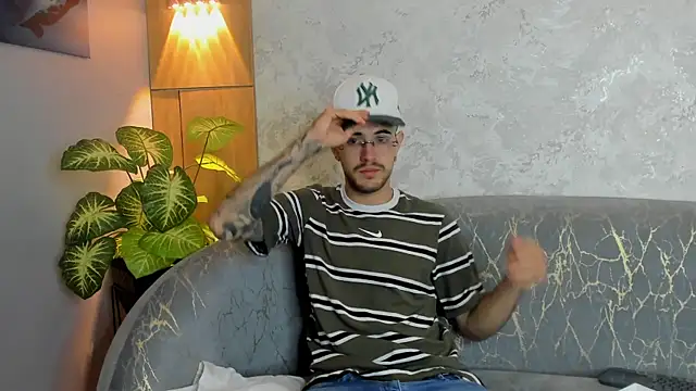 Snapshot of CodyWalkerR chatting on June 10, 2026, 5:34 pm CodyWalkerR online show from June 10, 2026, 5:34 pm