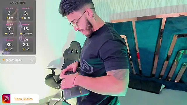 Liam Kleiin online show from December 2, 2025, 11:26 am