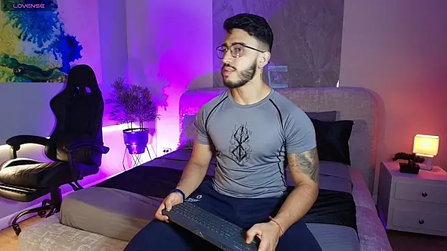 Snapshot of Liam_Kleiin chatting on May 20, 2026, 11:38 am Liam Kleiin online show from May 20, 2026, 11:38 am
