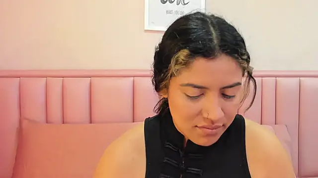 taylor cupper online show from November 23, 2025, 1:27 am