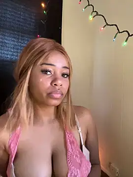 lovekaylaa online show from November 15, 2025, 4:58 pm