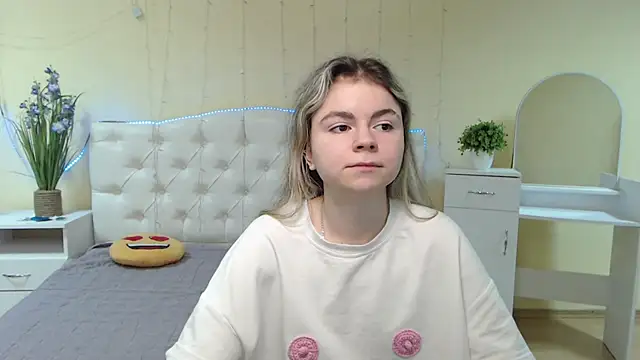 TinaRedly online show from January 19, 2025, 2:28 pm