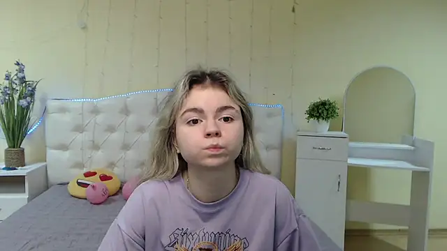 TinaRedly online show from January 22, 2025, 12:48 am