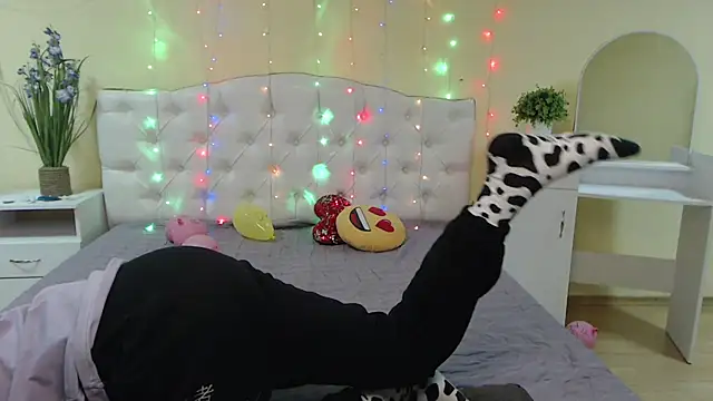 TinaRedly online show from January 23, 2025, 9:50 am