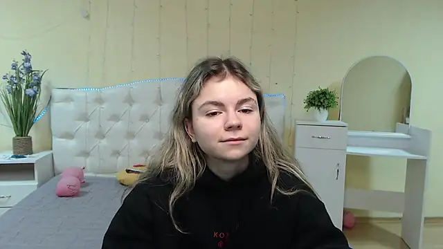 TinaRedly online show from January 28, 2025, 9:29 pm