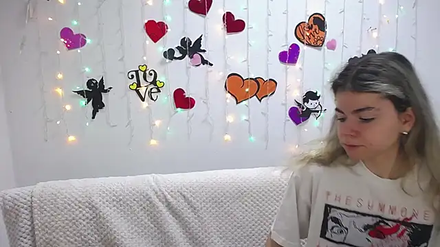 TinaRedly online show from January 31, 2025, 6:36 pm