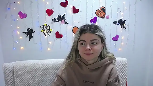 TinaRedly online show from January 31, 2025, 9:48 pm