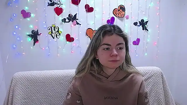 TinaRedly online show from February 17, 2025, 6:59 pm