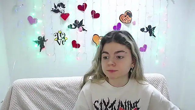 TinaRedly online show from February 22, 2025, 3:56 am