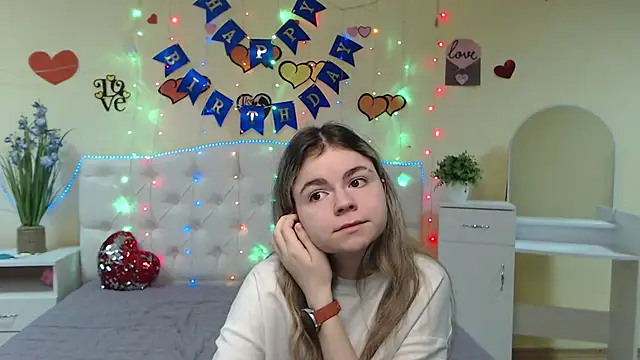 TinaRedly online show from March 2, 2025, 9:43 pm