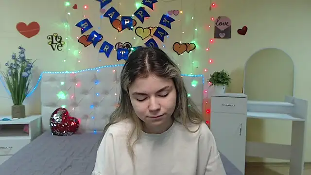 TinaRedly online show from March 3, 2025, 4:47 am