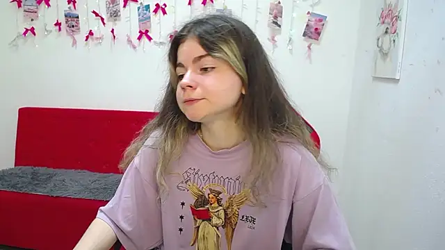 TinaRedly online show from May 18, 2026, 5:19 pm