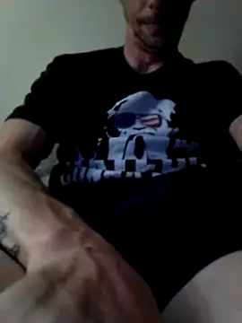 elmerfuddin87 online show from September 18, 2025, 6:37 am