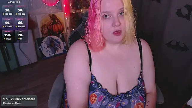 lissamuff online show from October 24, 2025, 3:19 pm