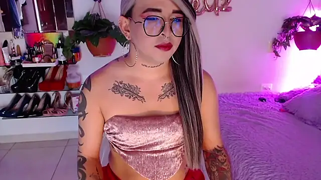 Laveneno ortiz07 online show from October 4, 2025, 11:58 pm