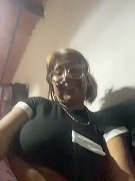 Snapshot of SWEET_LOVER01 chatting on May 20, 2026, 3:45 am SWEET LOVER01 online show from May 20, 2026, 3:45 am