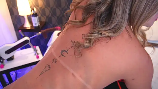 SharomRoss online show from November 27, 2025, 4:53 pm