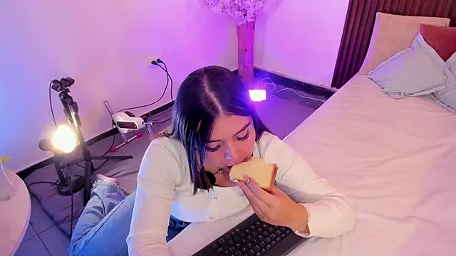 ArianaBaker online show from February 22, 2026, 2:04 pm