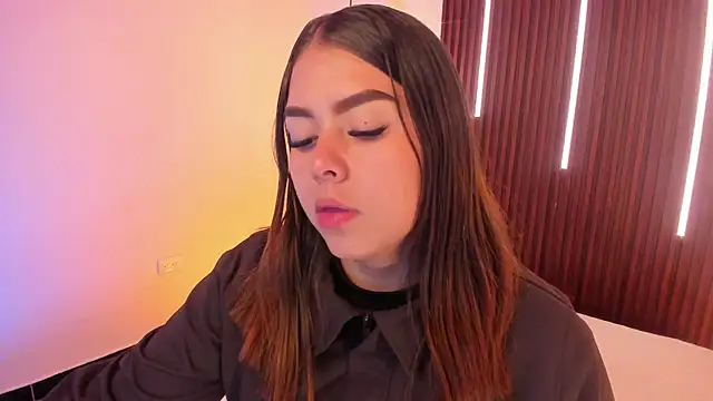 ArianaBaker online show from April 6, 2026, 12:50 pm