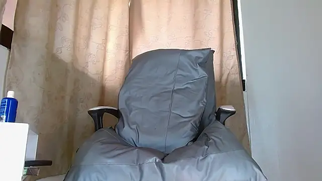 Snapshot of bellatrixx_69 chatting on December 14, 2024, 3:15 pm bellatrixx 69 online show from December 14, 2024, 3:15 pm