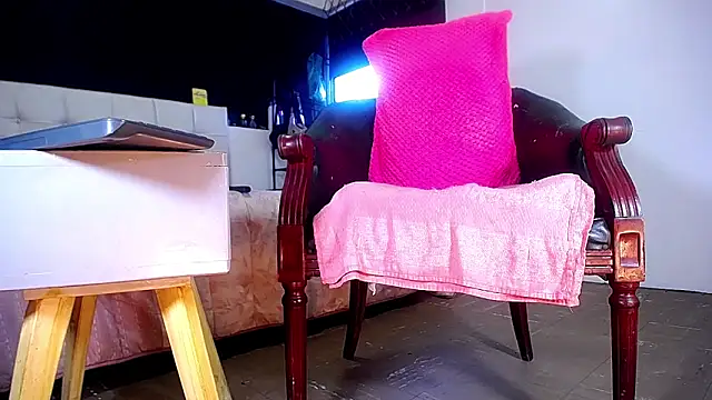 Snapshot of bellatrixx_69 chatting on September 9, 2025, 11:32 am bellatrixx 69 online show from September 9, 2025, 11:32 am