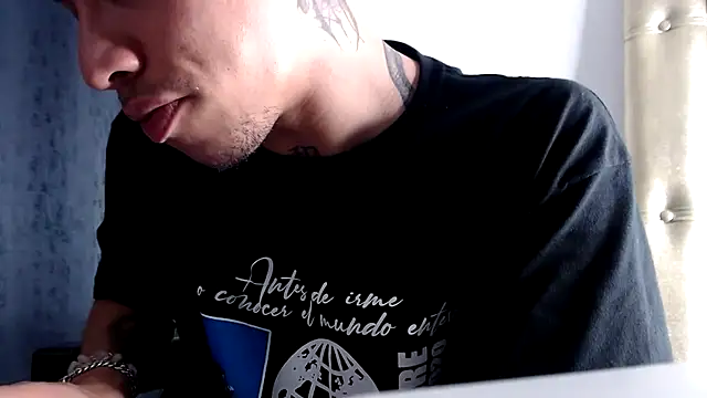 Osiiriis online show from March 18, 2025, 4:58 am