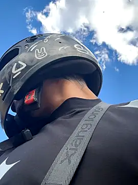 Osiiriis online show from September 15, 2025, 8:42 pm