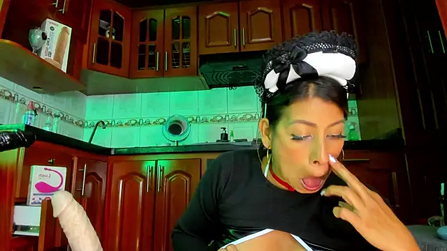 LaureenHills online show from February 25, 2025, 9:31 am