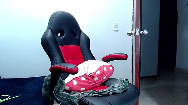 kaira sweet  online show from December 8, 2024, 5:39 am