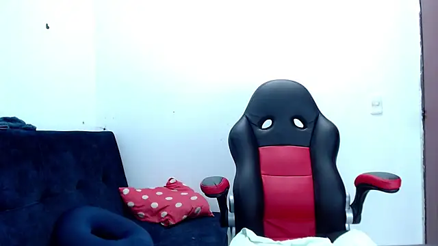 kaira sweet  online show from March 18, 2025, 11:19 am