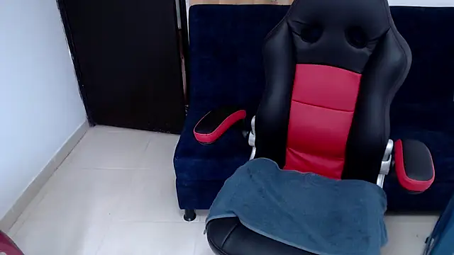 kaira sweet  online show from November 11, 2025, 2:28 pm