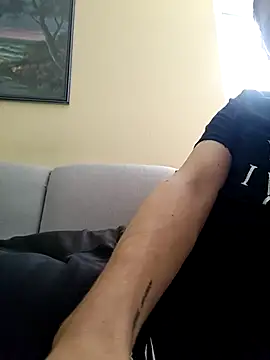 Snapshot of Standa19 chatting on November 4, 2025, 12:37 pm Standa19 online show from November 4, 2025, 12:37 pm