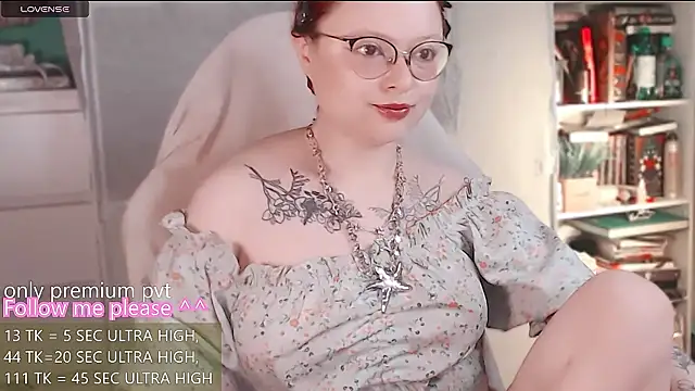 me  hanna online show from May 7, 2026, 1:33 am