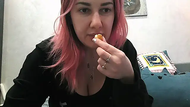 BlueXOwl online show from February 10, 2025, 6:03 pm