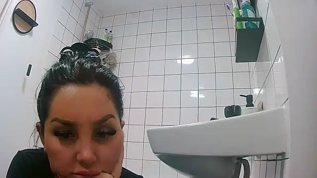 magical mia online show from September 28, 2025, 4:45 pm