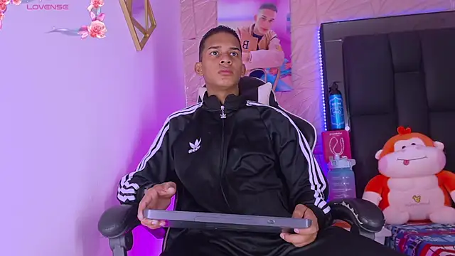 dilan alfonzo online show from March 13, 2026, 4:08 am