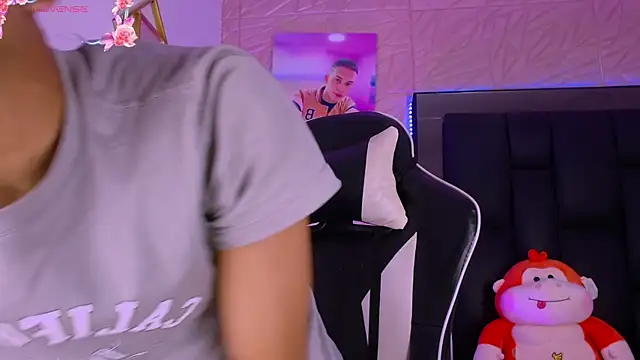 dilan alfonzo online show from April 19, 2026, 4:56 am