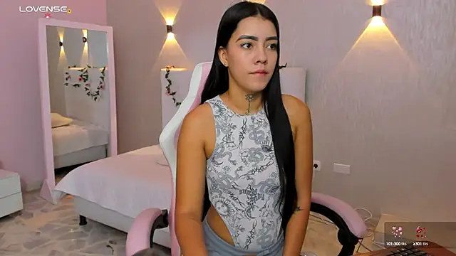 miagomezweb1 online show from February 8, 2025, 12:39 pm