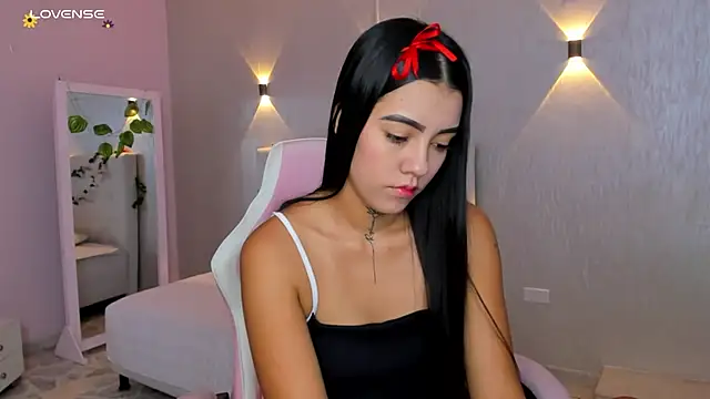 miagomezweb1 online show from February 22, 2025, 12:40 pm