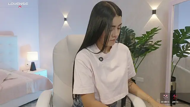 miagomezweb1 online show from September 20, 2025, 12:28 pm