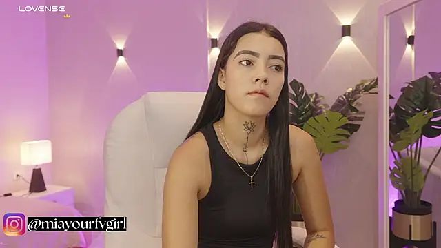 miagomezweb1 online show from October 3, 2025, 12:13 pm