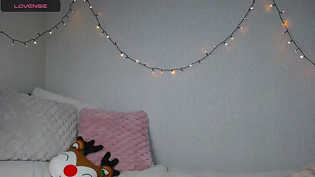 Nicole blonde0 online show from January 20, 2025, 9:01 pm