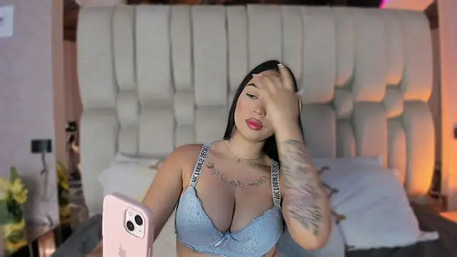 Snapshot of AnthonellaSweet chatting on October 21, 2025, 11:44 am AnthonellaSweet online show from October 21, 2025, 11:44 am